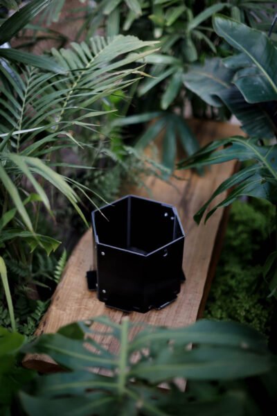 Maceta hexagonal mediana negra rugoso - Imagen 3